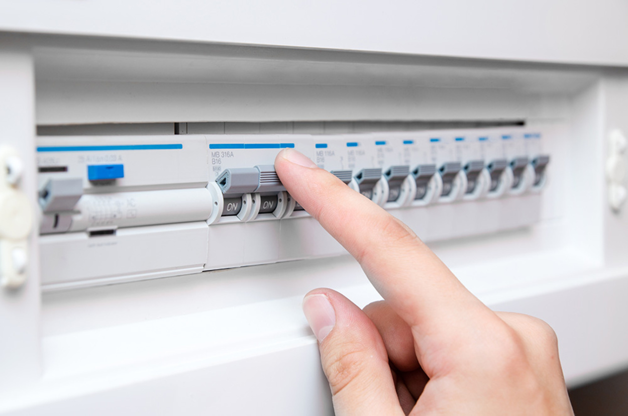 Schalt­schrank­bau bei Elektrotechnik Braun in Deining