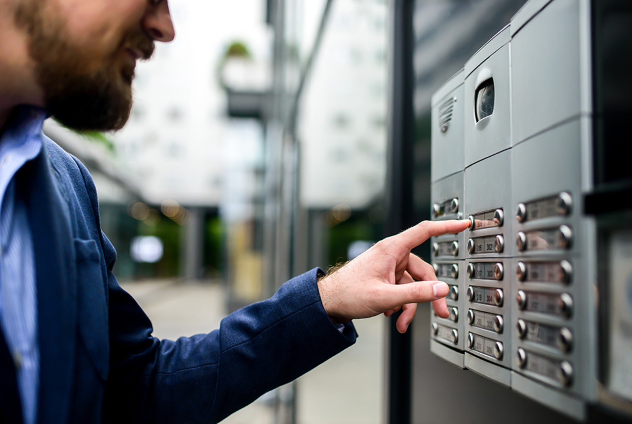 Sprech­anlagen bei Elektrotechnik Braun in Deining